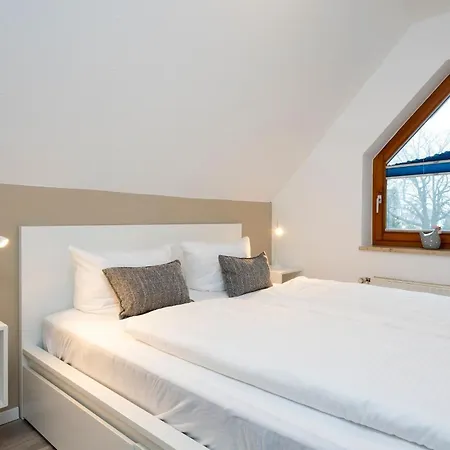 Apartment Alte Bergstrasse 6 Windgefluester