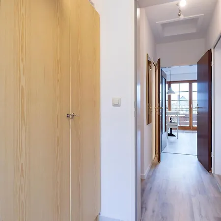 Apartment Alte Bergstrasse 6 Windgefluester