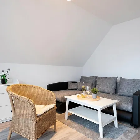 Alte Bergstrasse 6 Windgefluester Apartment *